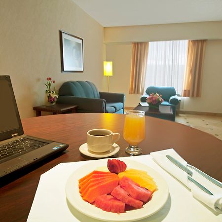 Fiesta Inn Toluca Tollocan Værelse billede